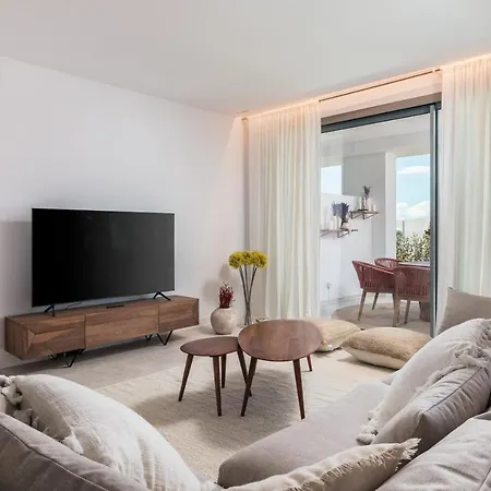 Exclusive New Within Santa Clara And Golf & Country Club Apartment